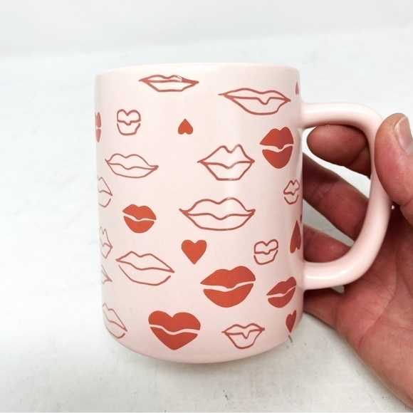 Starbucks Valentines Kissy Lips Mug 2020 14oz - Picture 1 of 6